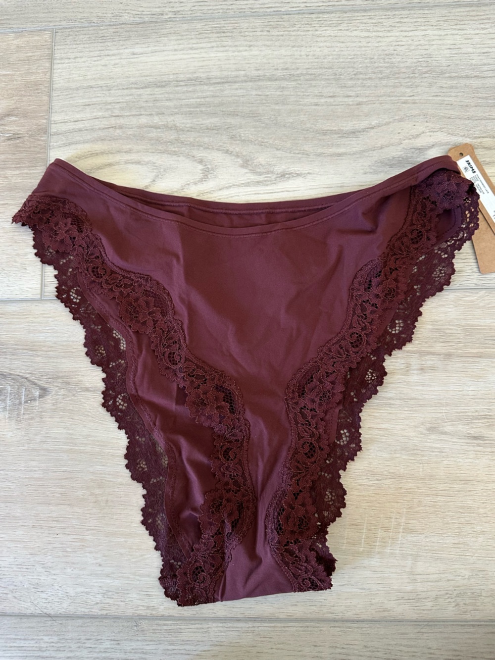 SKIMS NWT Size XL LACE TANGA panties